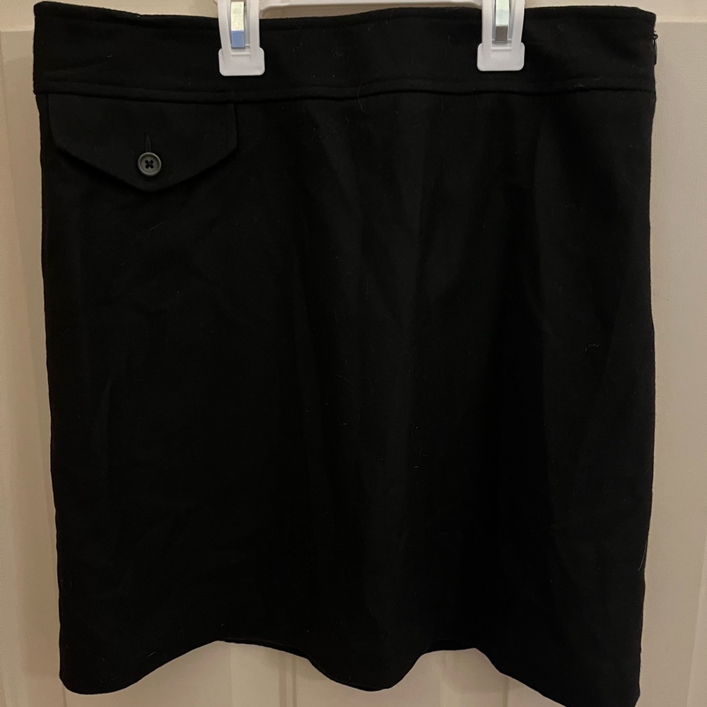 Woman’s NWOT Size 4 Banana Republic Black Skirt